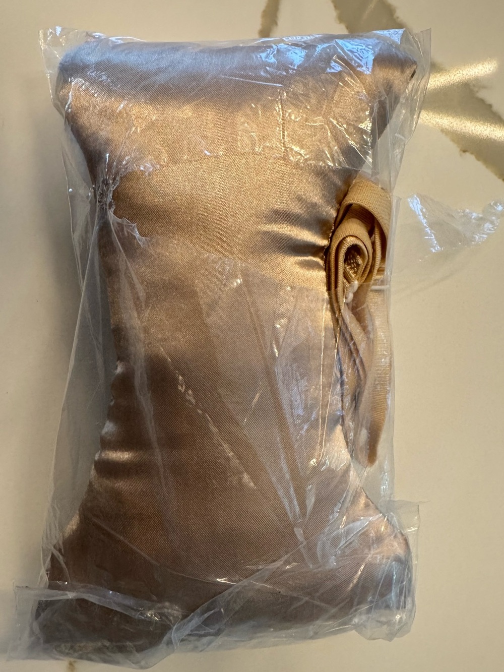 NWOT Champagne Satin Chest Wrinkle Prevention Pillow Anti-Wrinkle Support - Picture 8 of 9